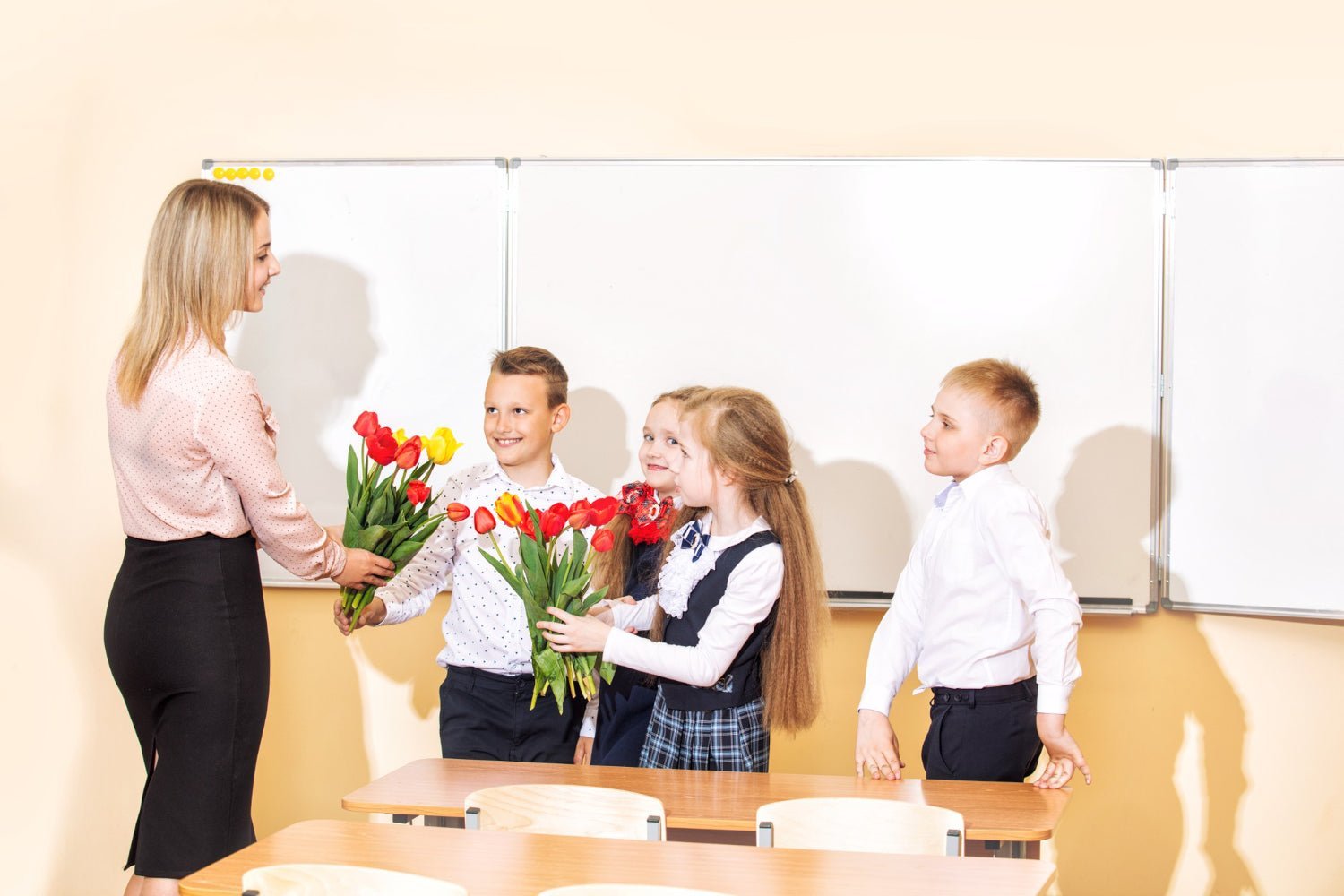 Kwiaty dla nauczyciela na koniec roku szkolnego - jakie wybrać?
