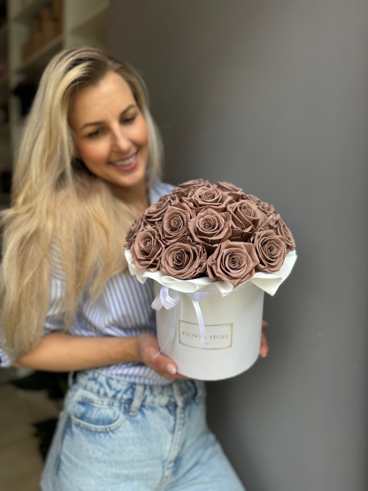 Wieczne róże Midnight toffie bialy box Nowość - kwiaty Flower Store Warszawa