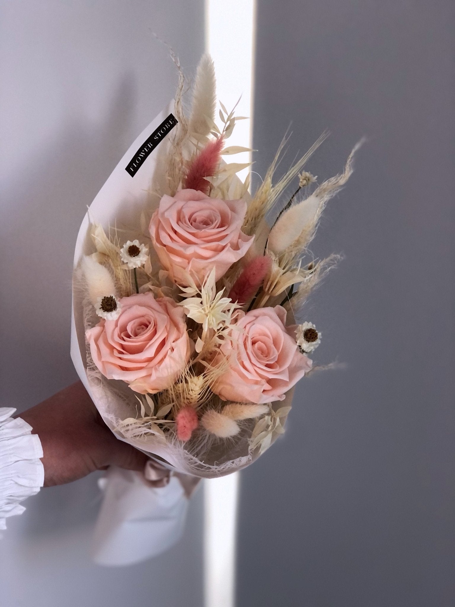 Bukiecik na dzień kobiet „Medium porcelain pink” - kwiaty Flower Store Warszawa