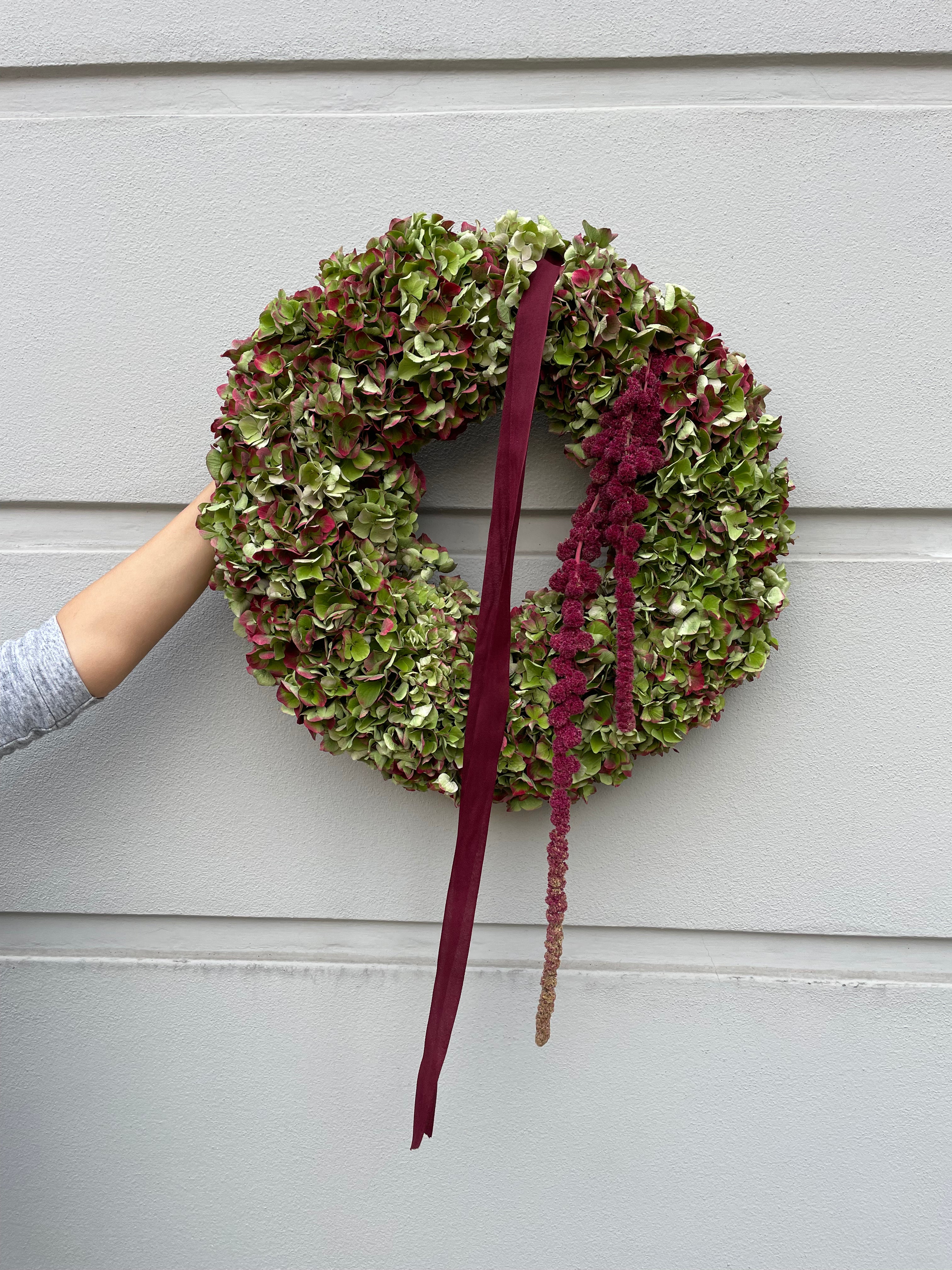 Wianek na drzwi Premium- Żywa Hortensja i Szarłat