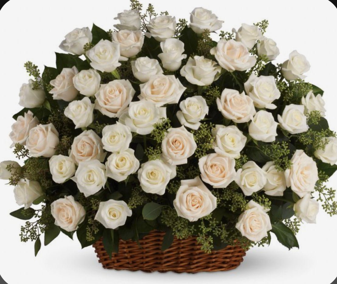 Kosz białych róż - kwiaty Flower Store Warszawa