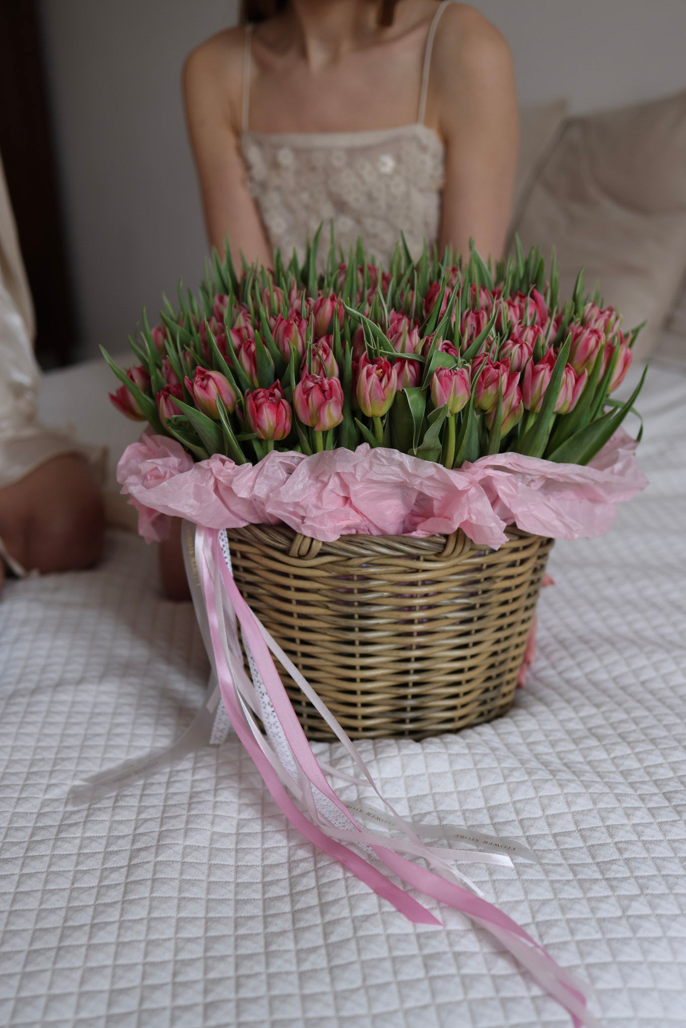 Kosz Różowych Tulipanów "Różowa Wiosna"