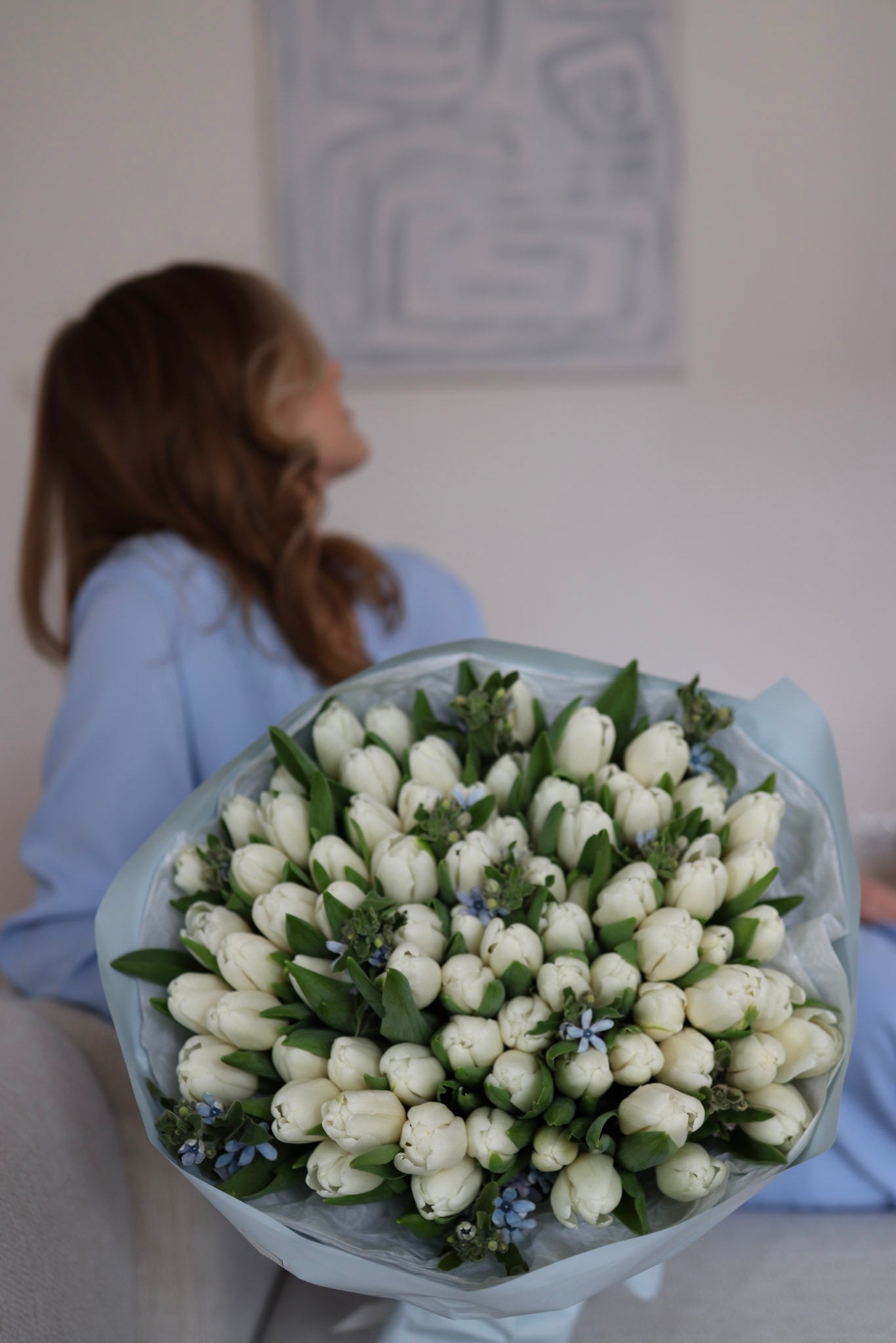 Bukiet Białych Tulipanów z Oxypetalum „Błękitna Elegancja”