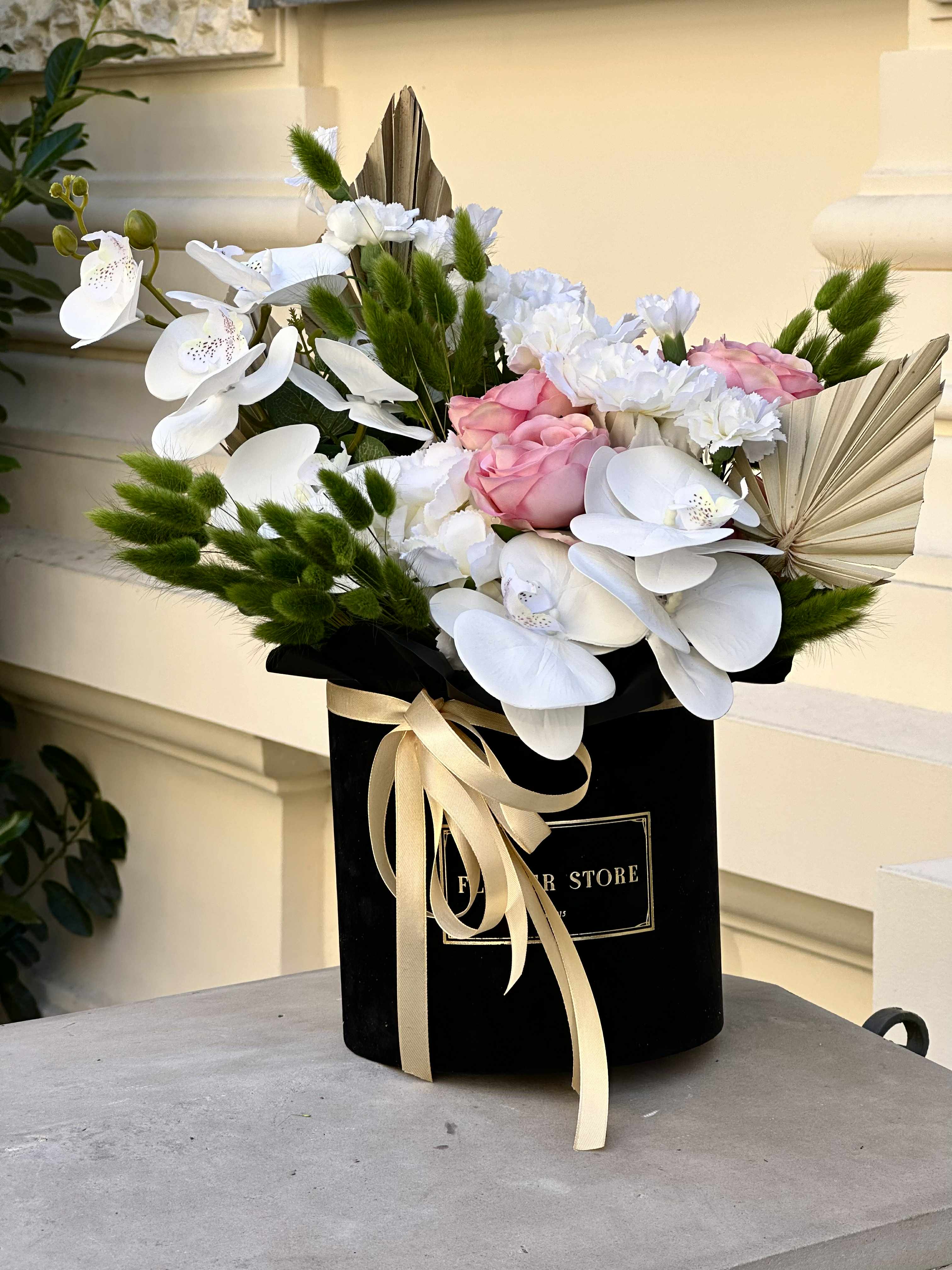 Flowerbox ze sztucznymi Różami i Storczykami